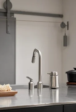 Vipp 9 Sæbedispenser,- Dispensere & Tandkrus