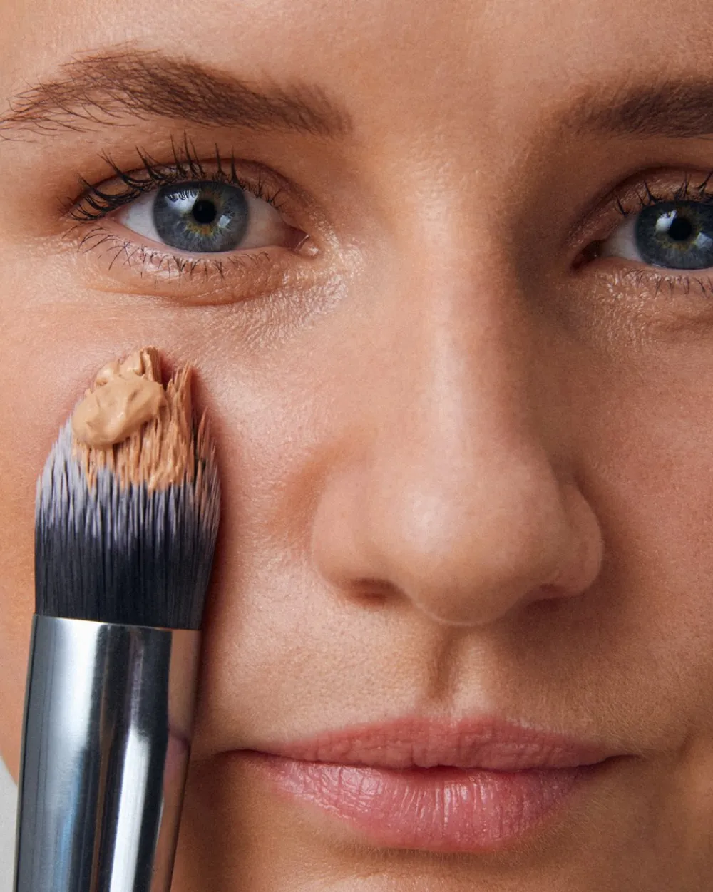 Outlet 02 Skin Coverage Brush Makeupbørster