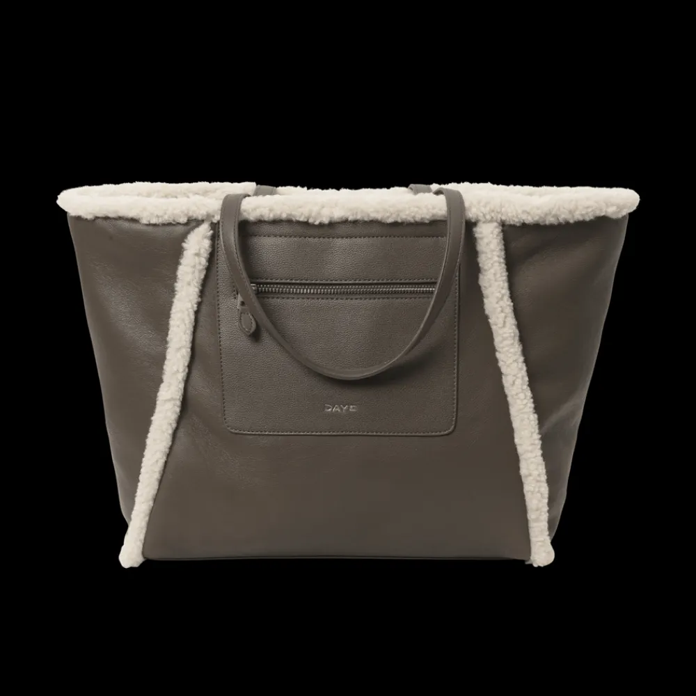 Outlet Day Faux Shearling Tote, Dame Shoppere