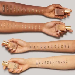 New Double Wear Stay-In-Place SPF 10 Foundation, Ansigt