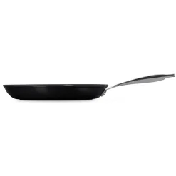 Le Creuset Essential Non-Stick Ceramic Stegepande, , 30 cm- Gryder & Pander