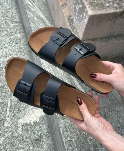 Best Fiona Sandaler, , 39 Dame Sandaler