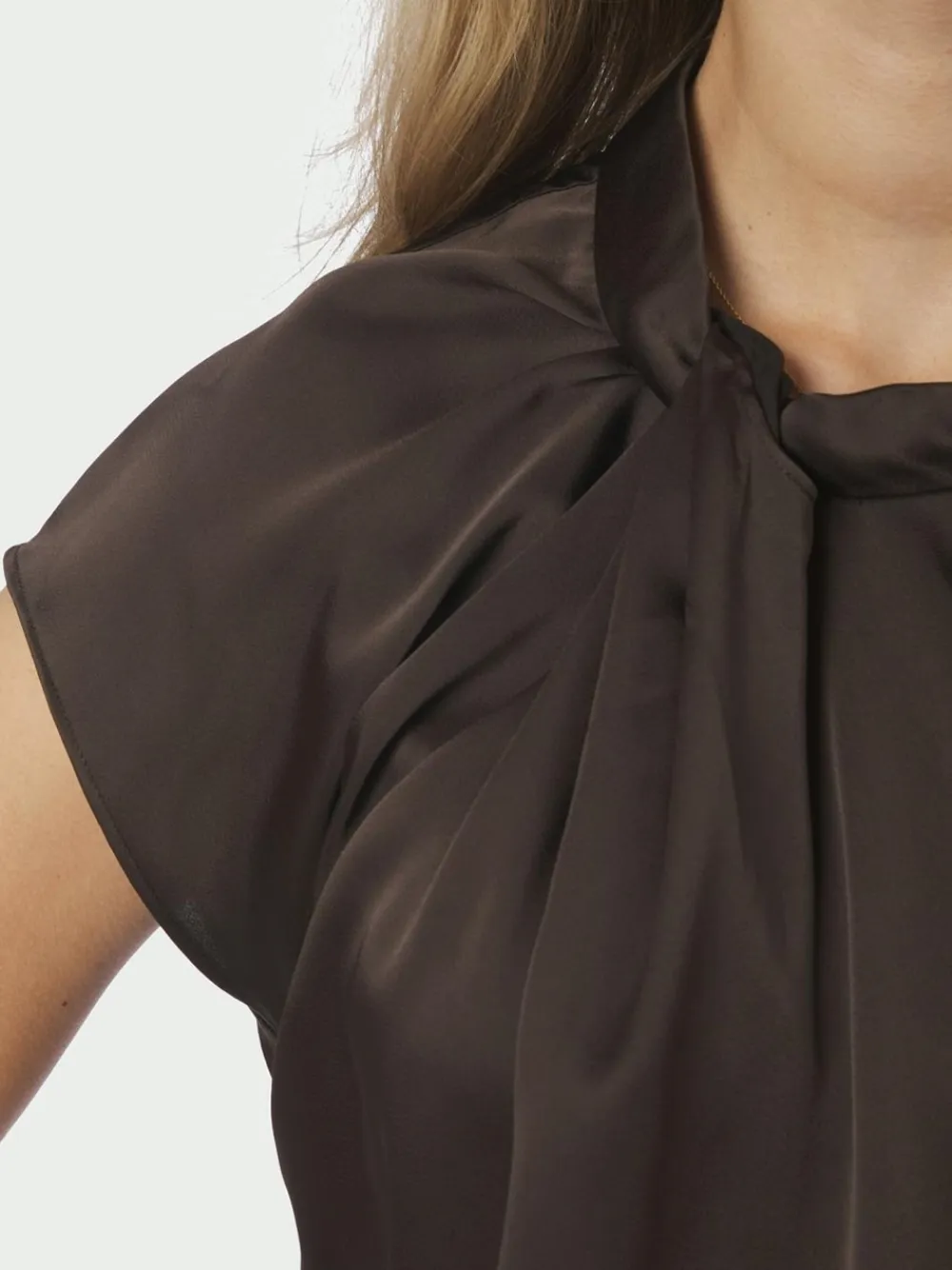 Neo Noir Fleur Drapy Satin Bluse, , 40-Dame Bluser & Skjorter
