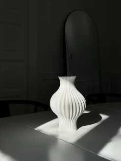 Bloom Objects Forma Vase,- Vaser & Urtepotteskjulere