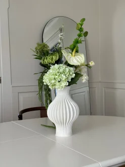 Bloom Objects Forma Vase,- Vaser & Urtepotteskjulere