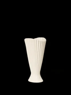 Fountain Vase, Vaser & Urtepotteskjulere