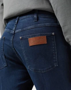 Wrangler Greensboro Medium Stretch Jeans, , W33/L32- Jeans