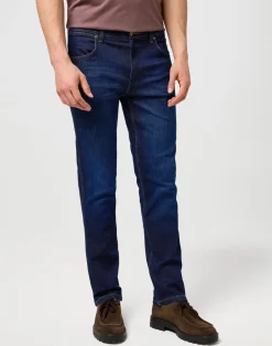 Hot Greensboro Straight High Stretch Jeans, , W31/L32 Jeans
