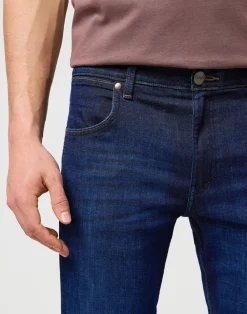Hot Greensboro Straight High Stretch Jeans, , W31/L32 Jeans