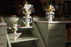 Discount Lady With Hat Vase Vaser & Urtepotteskjulere