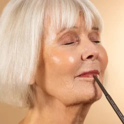 Online Lip Liner, Læber