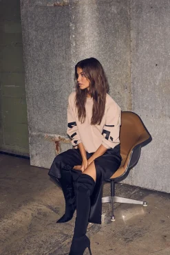 Haute L’Amitié Maxi Split Logo Sweatshirt, , S-Dame Strik & Sweatshirts