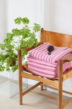 Best Naram Håndklæde, Baby Pink & Ski Patrol Red, 70x140 cm Håndklæder & Vaskeklude