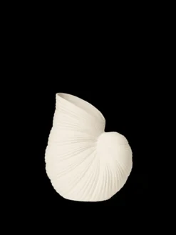 ferm LIVING Shell Vase,- Vaser & Urtepotteskjulere