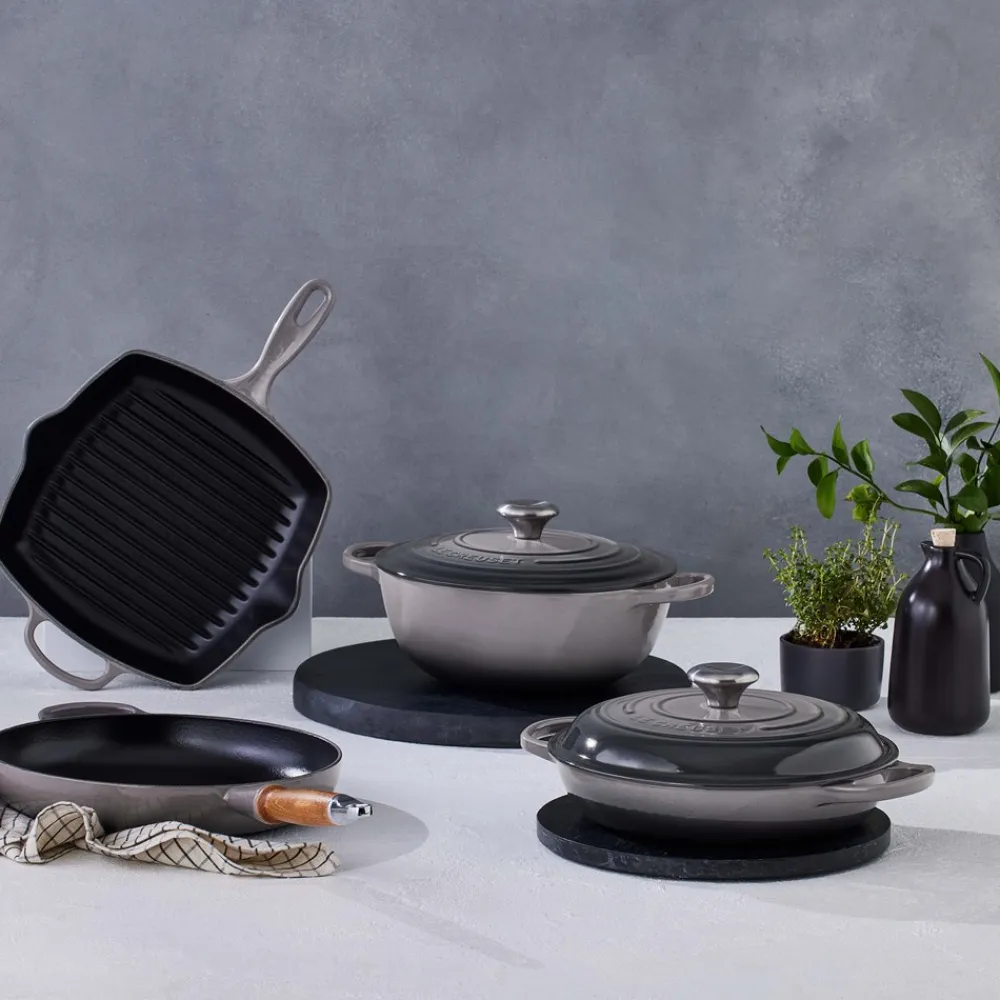 Le Creuset Signature Støbejerns Stegepande Med Træhåndtag, , Ø28 cm- Gryder & Pander