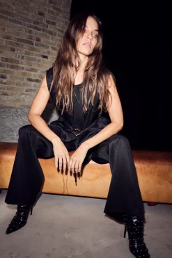 Haute L’Amitié X Buckle Vest, , XL-Dame Veste